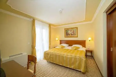 Camellia Hotel