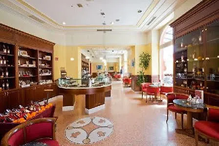 Camellia Hotel