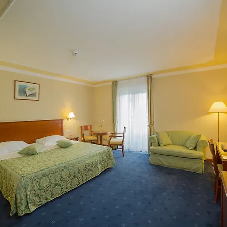 Ξενοδοχείο Camellia 4*